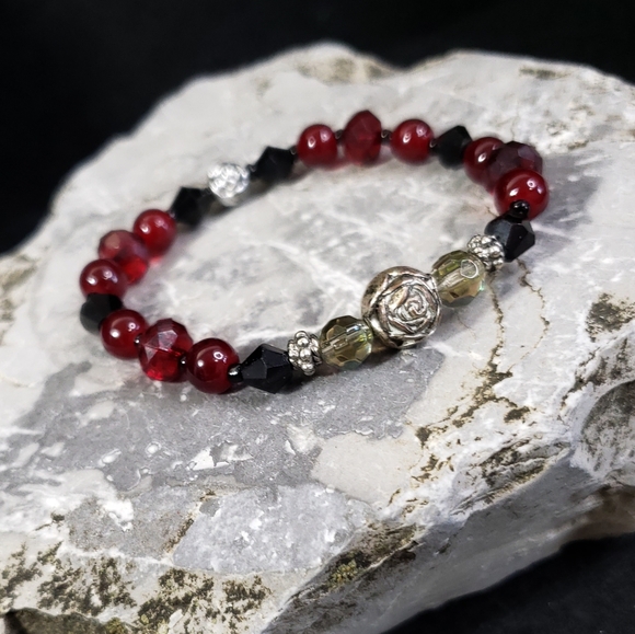 F16 Petite Wrist Blood Red Glass Bracelet Aurora Borealis Rose Handmade - Picture 10 of 12